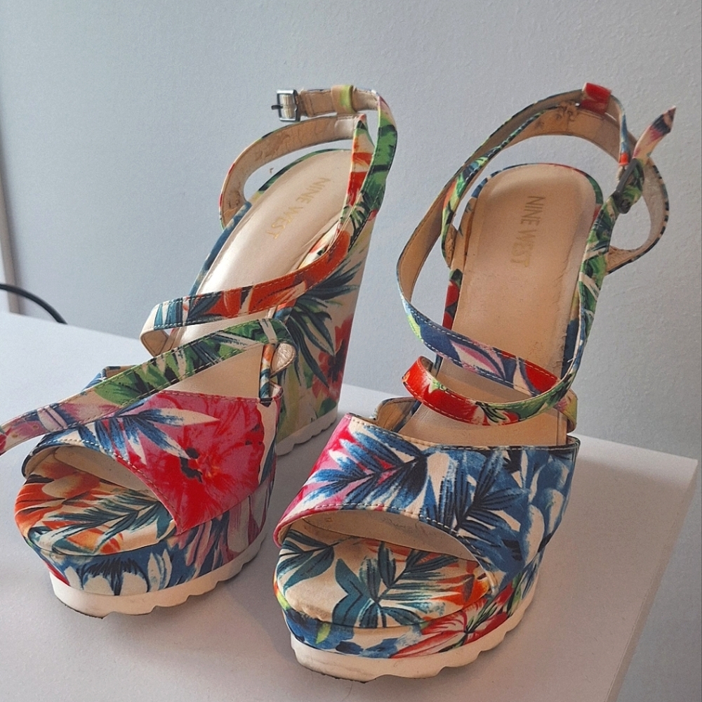 Ninewest, Size 7.5, Floral 4-inch heels